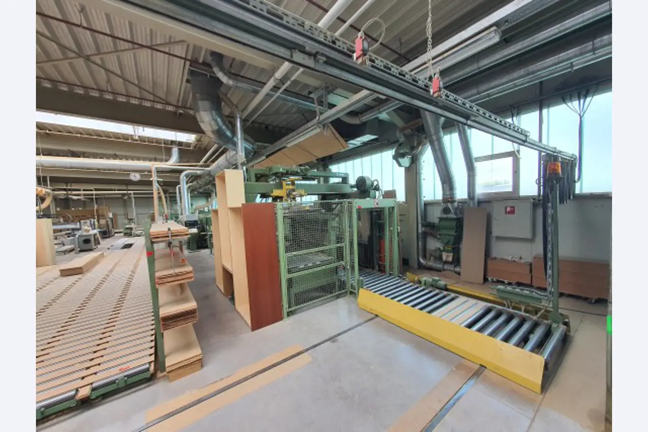 Well-maintained machines for the production of living room furniture-5