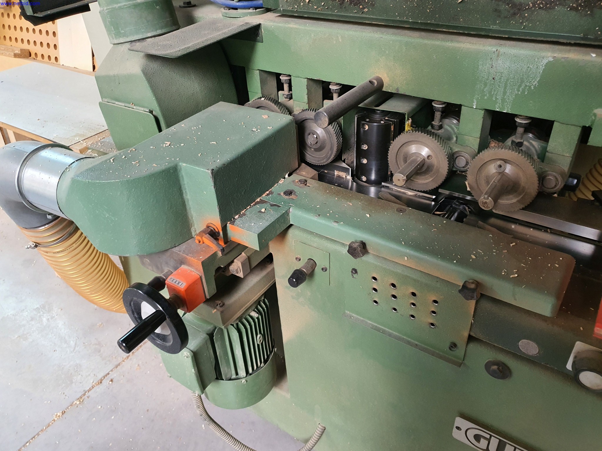 Machines entretenues pour la fabrication de meubles de salon-2