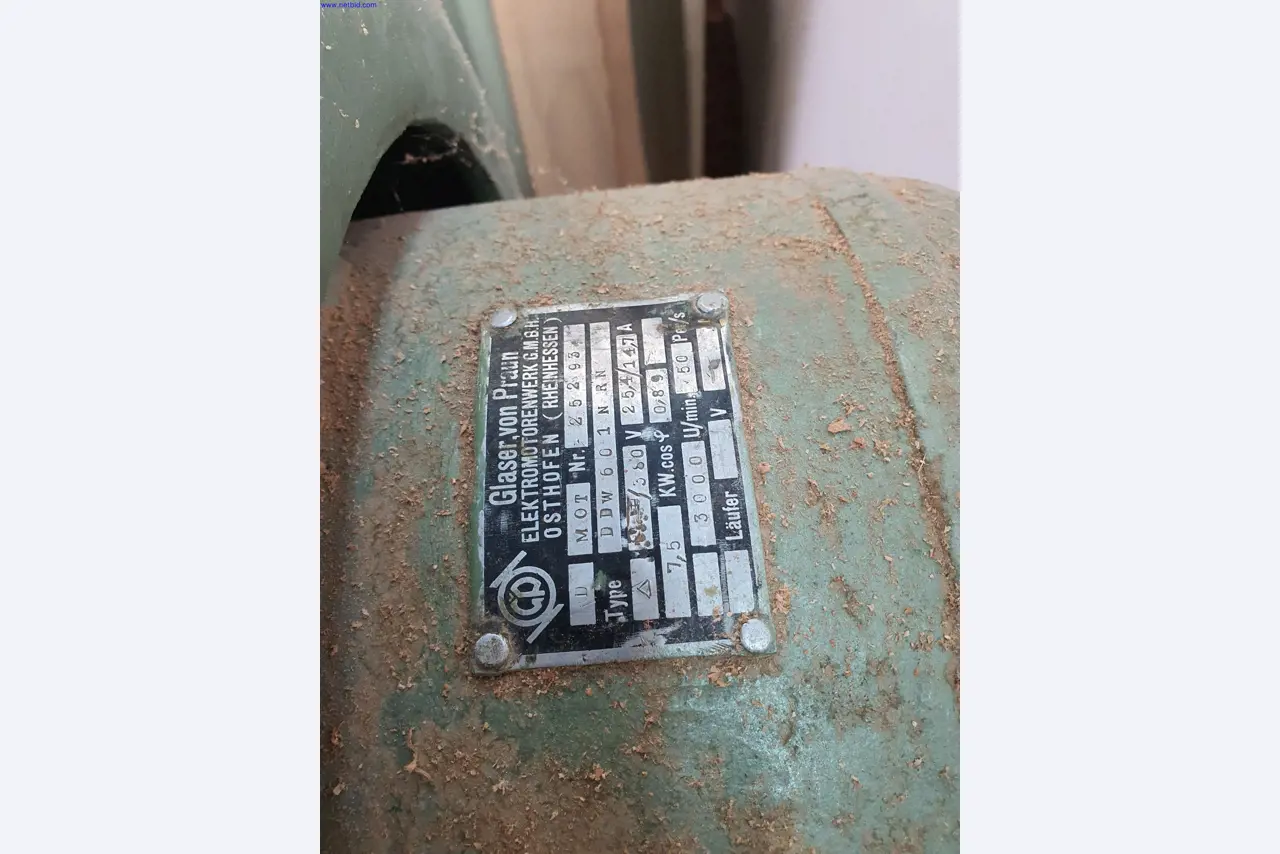 Well-maintained machines for the production of living room furniture-6