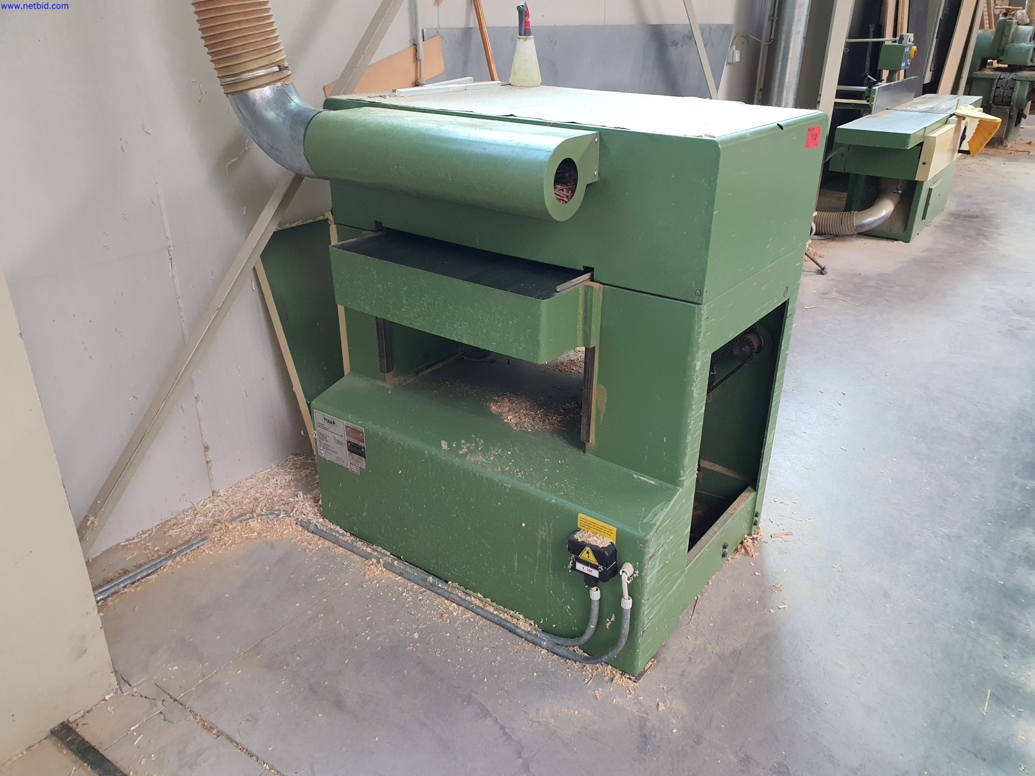 Dobrze utrzymane maszyny do produkcji mebli do salonu-3