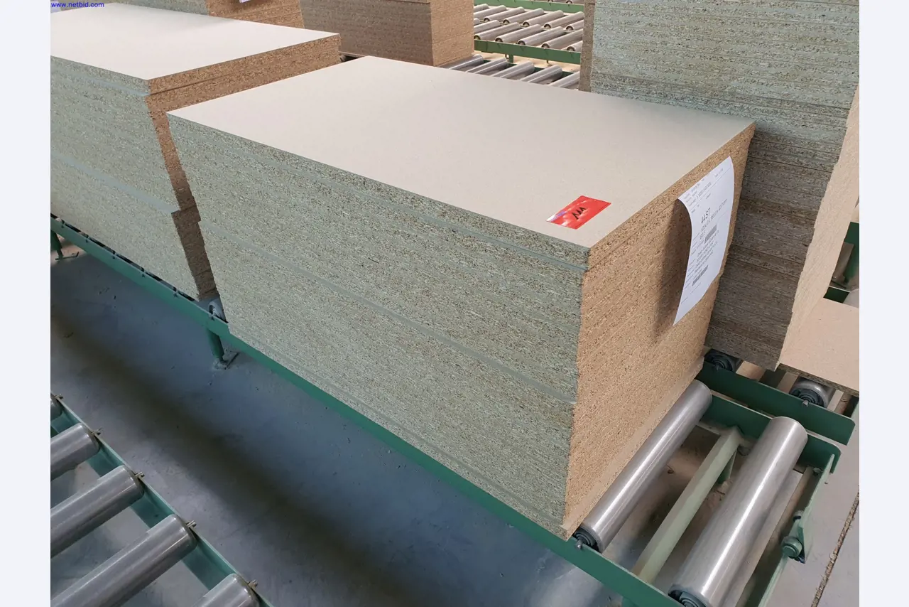 Goed onderhouden machines voor de productie van woonkamermeubels-2