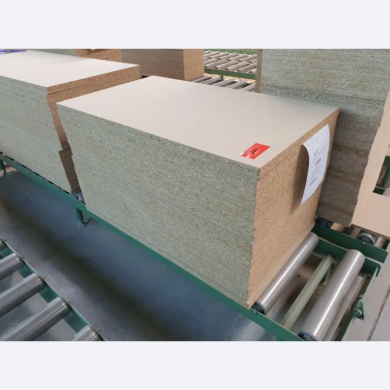 Goed onderhouden machines voor de productie van woonkamermeubels-2