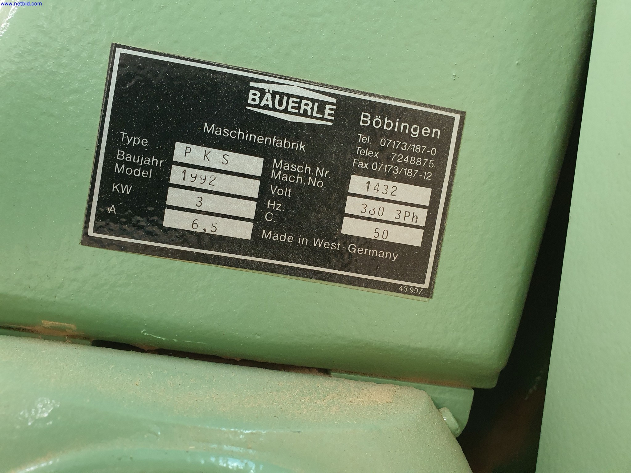 Well-maintained machines for the production of living room furniture-5