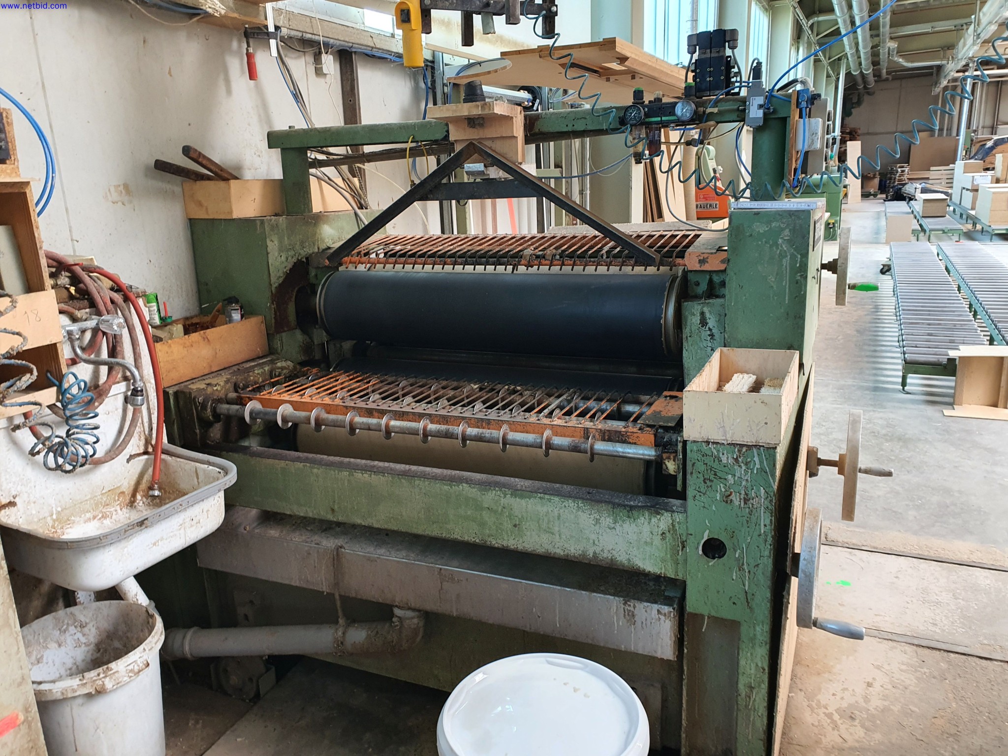 Máquinas en buen estado para la fabricación de muebles de salón-2