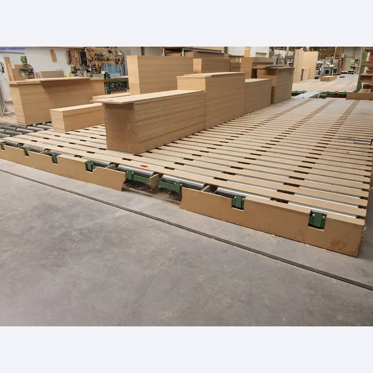 Well-maintained machines for the production of living room furniture-2