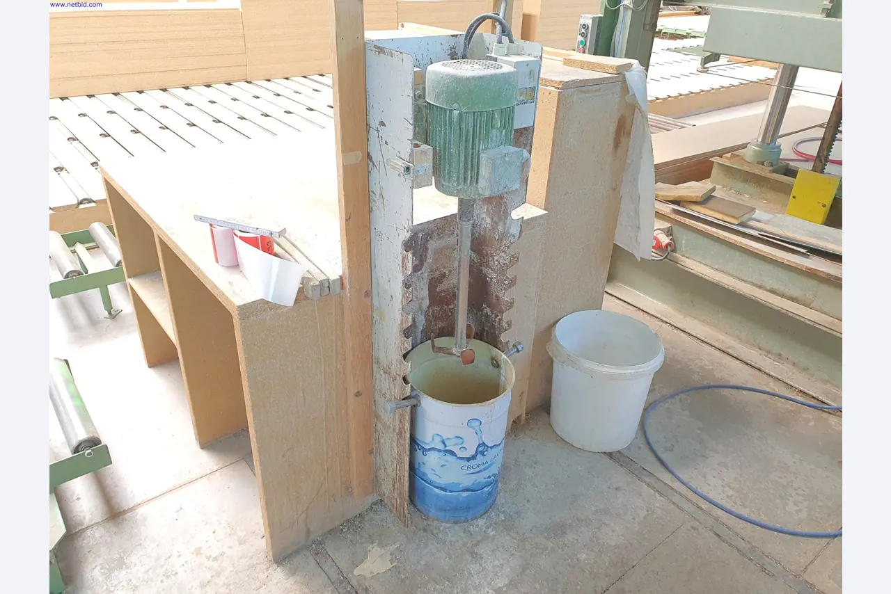 Machines entretenues pour la fabrication de meubles de salon-1