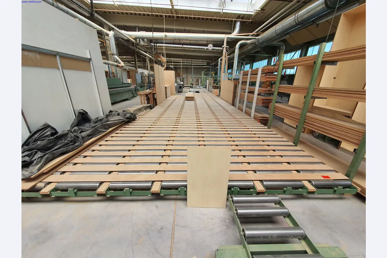 Well-maintained machines for the production of living room furniture-2