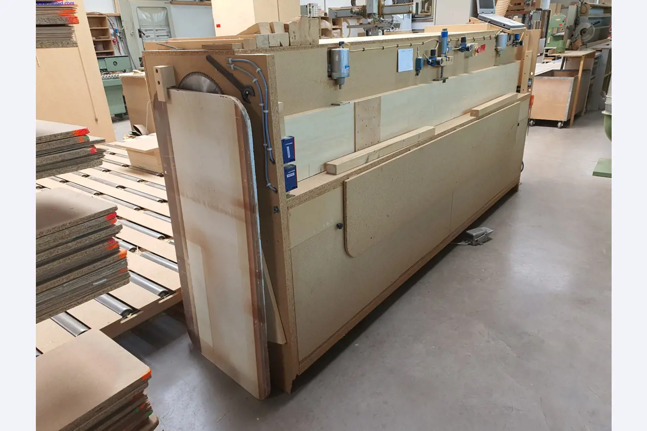 Dobrze utrzymane maszyny do produkcji mebli do salonu-1