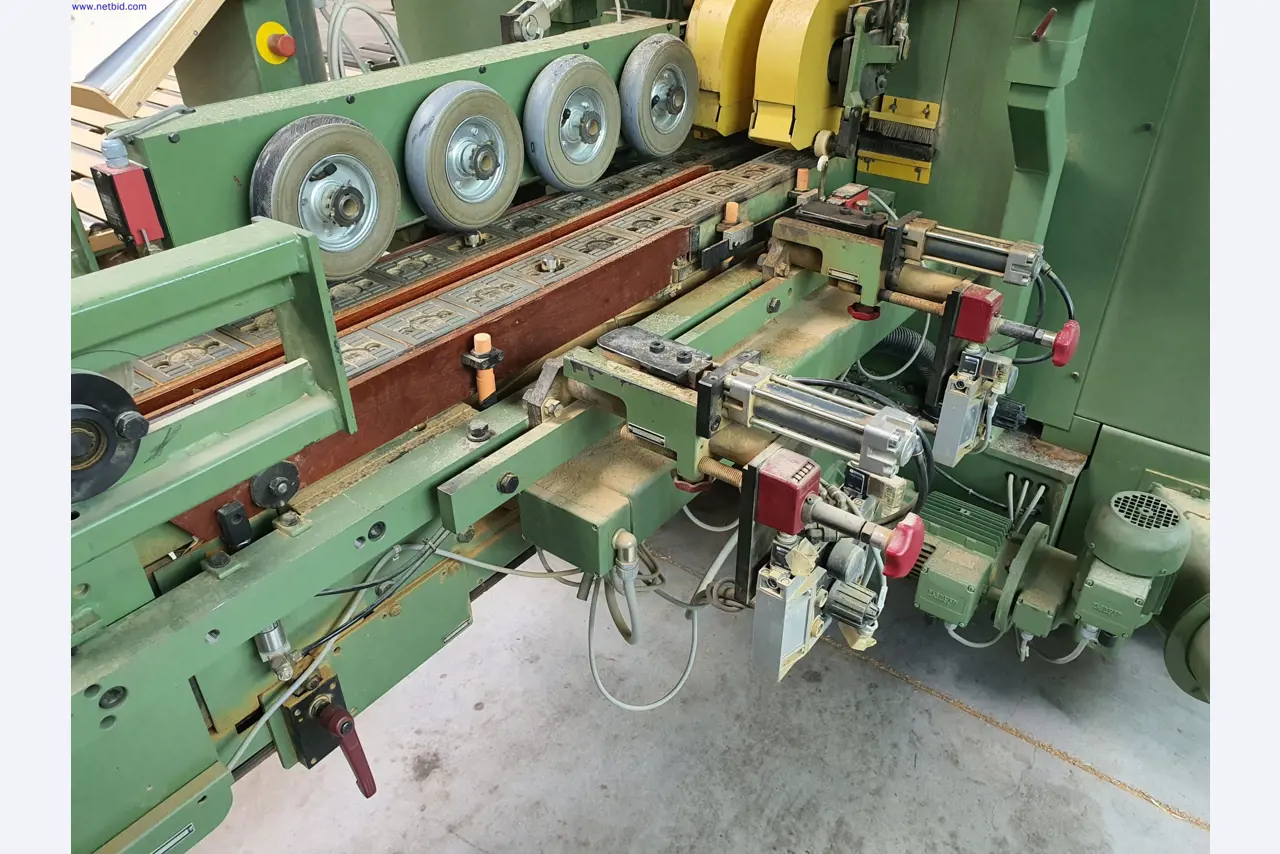 Dobrze utrzymane maszyny do produkcji mebli do salonu-13