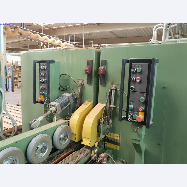 Dobrze utrzymane maszyny do produkcji mebli do salonu-29