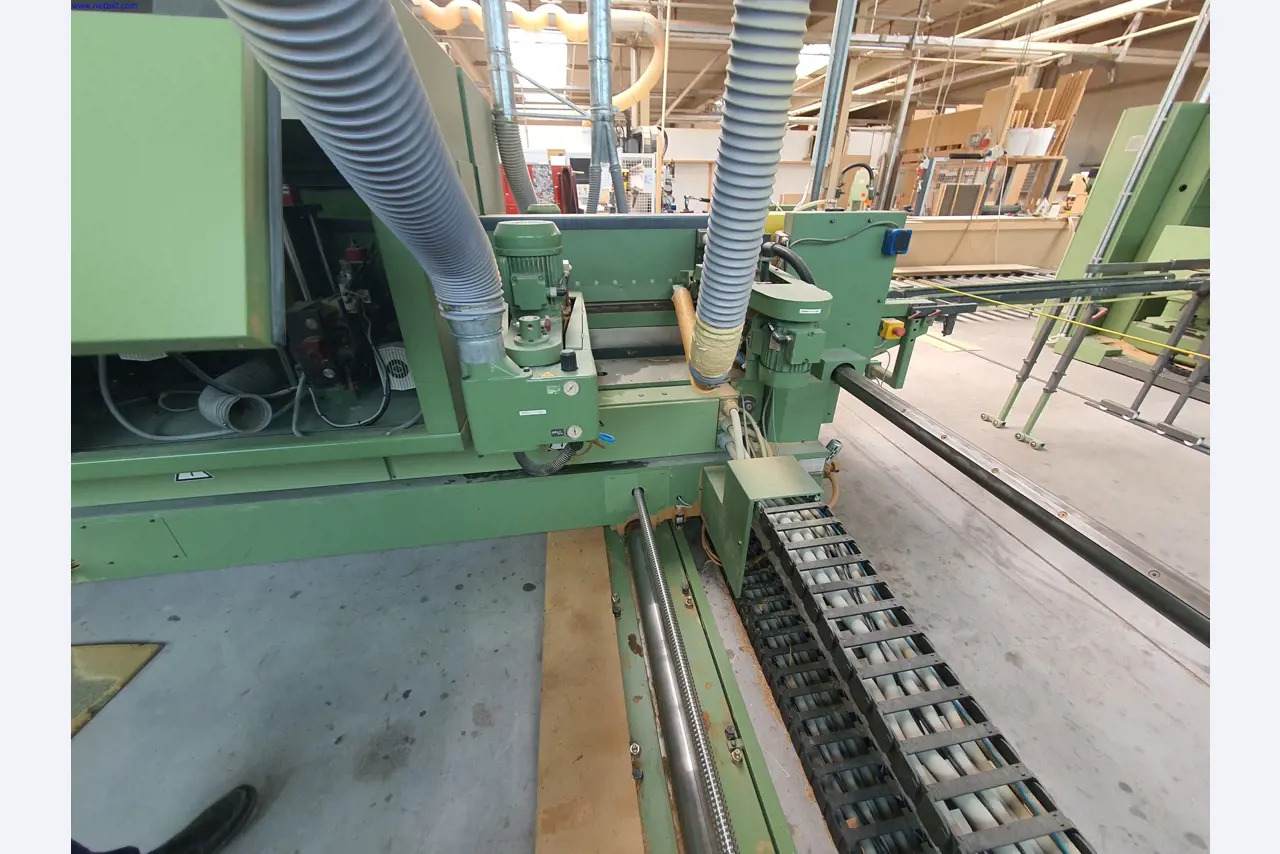 Dobrze utrzymane maszyny do produkcji mebli do salonu-32