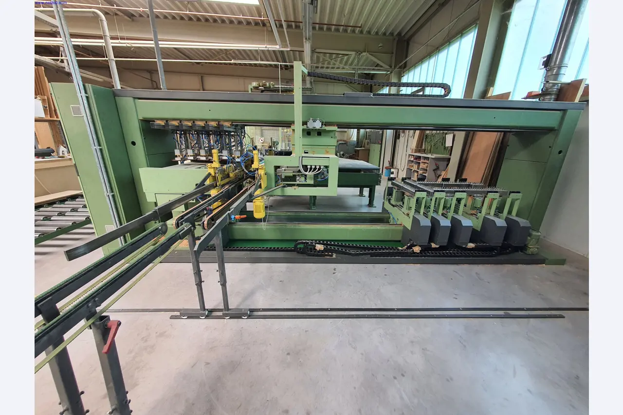 Dobrze utrzymane maszyny do produkcji mebli do salonu-38