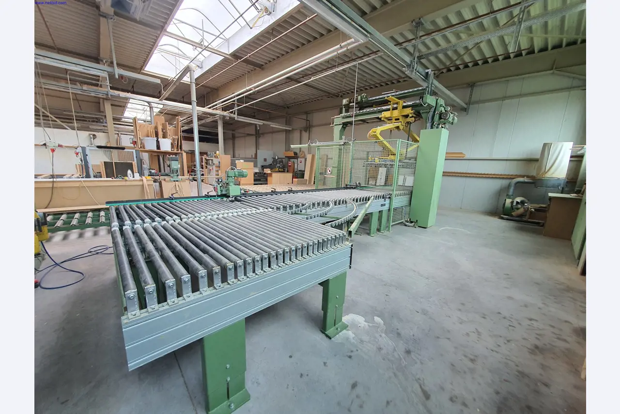 Dobrze utrzymane maszyny do produkcji mebli do salonu-40