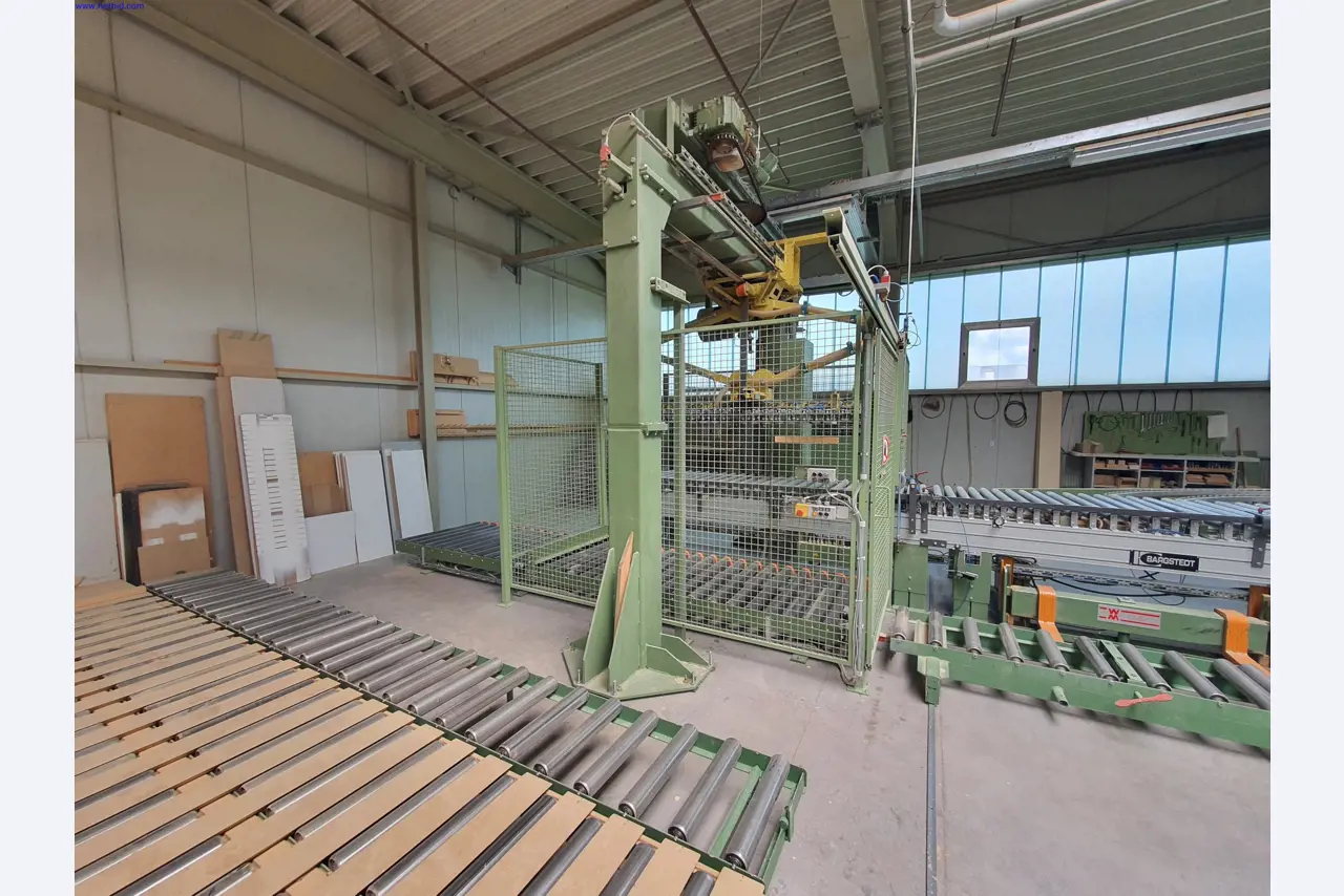 Dobrze utrzymane maszyny do produkcji mebli do salonu-44