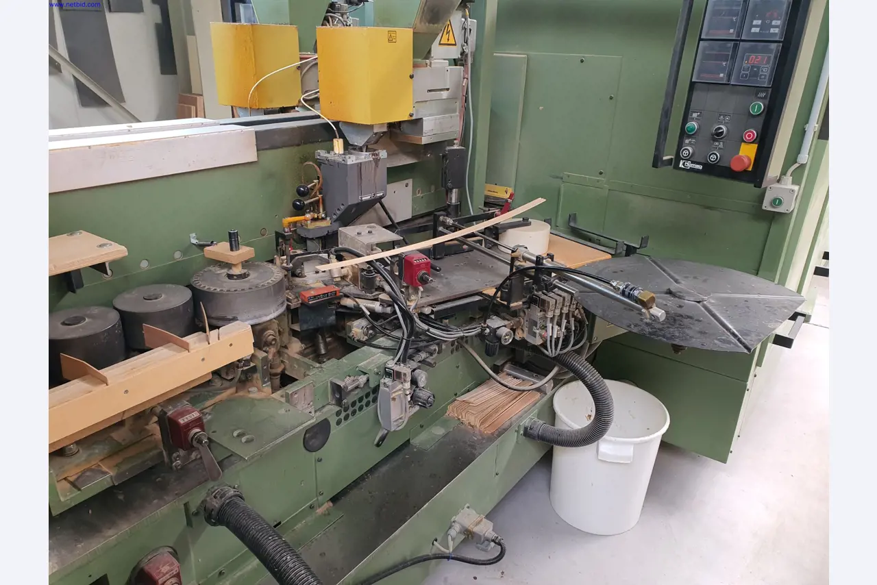 Dobrze utrzymane maszyny do produkcji mebli do salonu-50