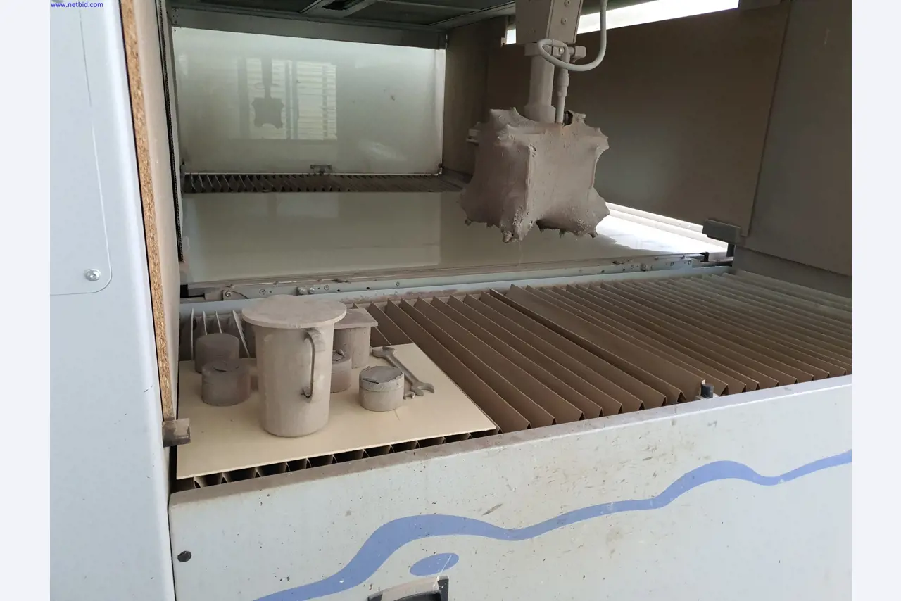 Dobrze utrzymane maszyny do produkcji mebli do salonu-2