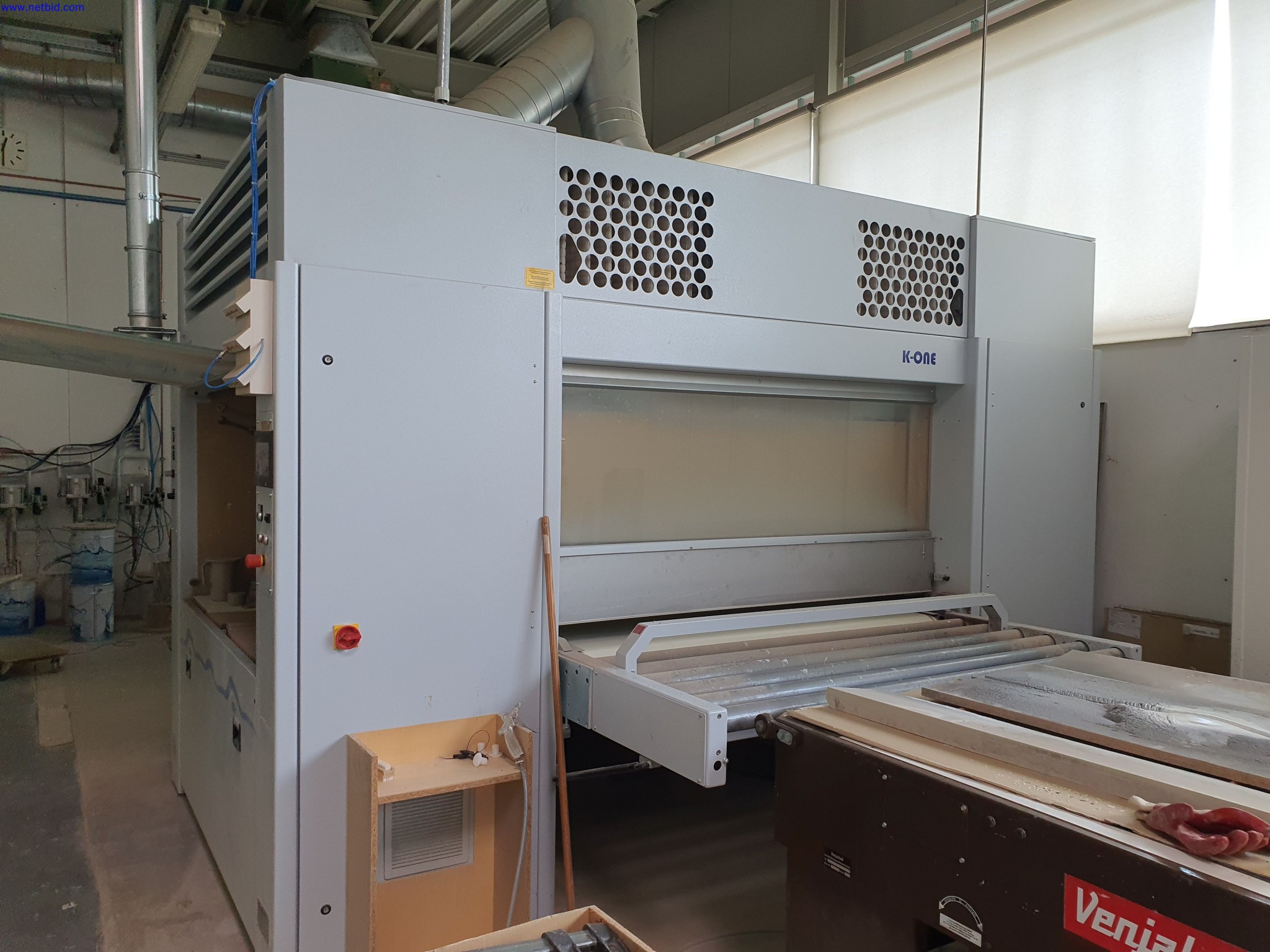 Dobrze utrzymane maszyny do produkcji mebli do salonu-4