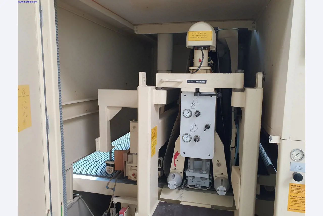 Dobrze utrzymane maszyny do produkcji mebli do salonu-21