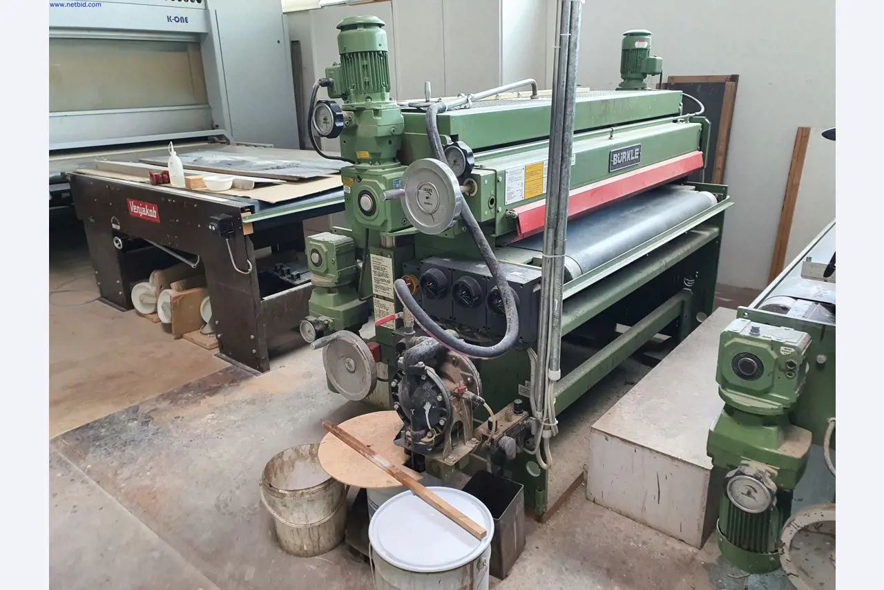 Dobrze utrzymane maszyny do produkcji mebli do salonu-26