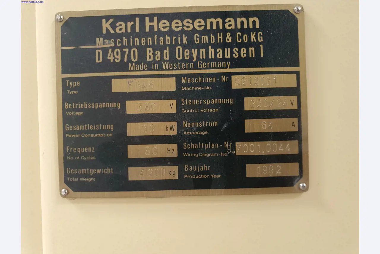 Dobrze utrzymane maszyny do produkcji mebli do salonu-37