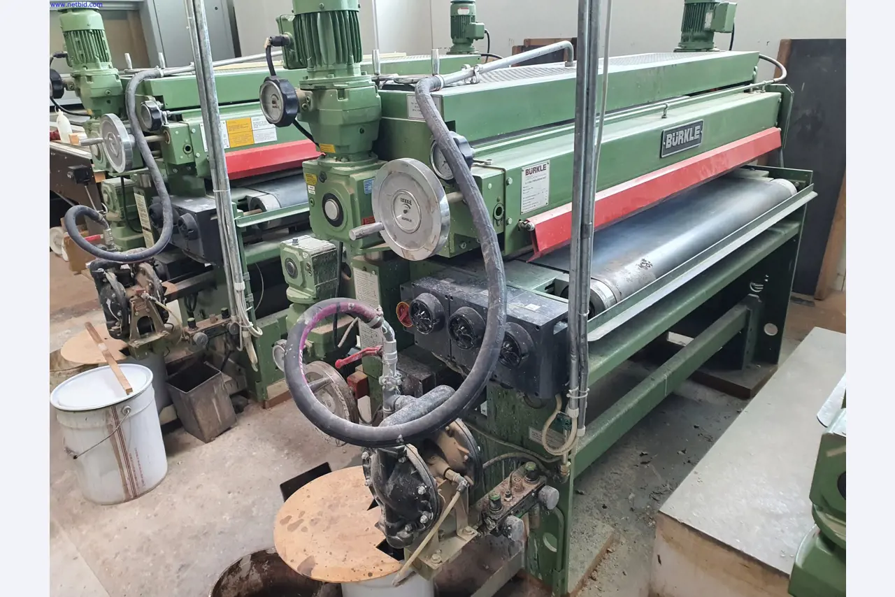 Dobrze utrzymane maszyny do produkcji mebli do salonu-39