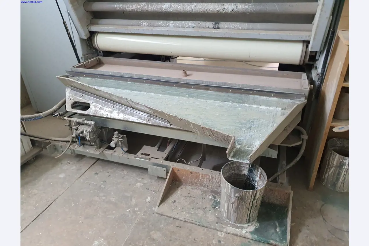 Dobrze utrzymane maszyny do produkcji mebli do salonu-45