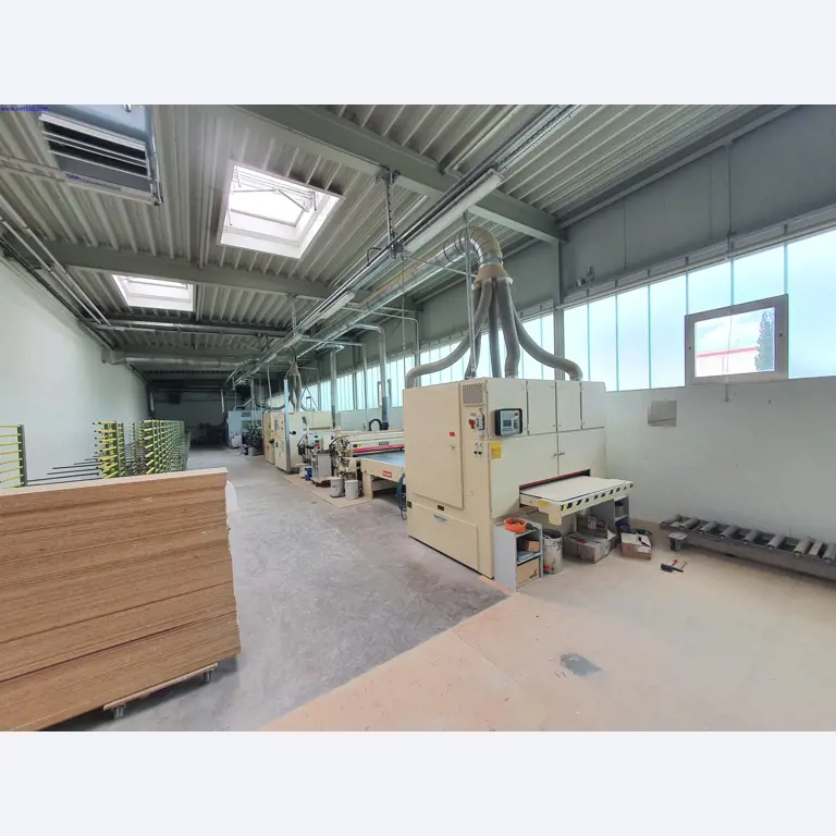 Dobrze utrzymane maszyny do produkcji mebli do salonu-9