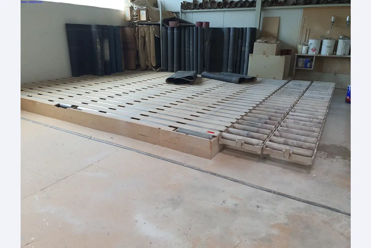 Dobrze utrzymane maszyny do produkcji mebli do salonu-1