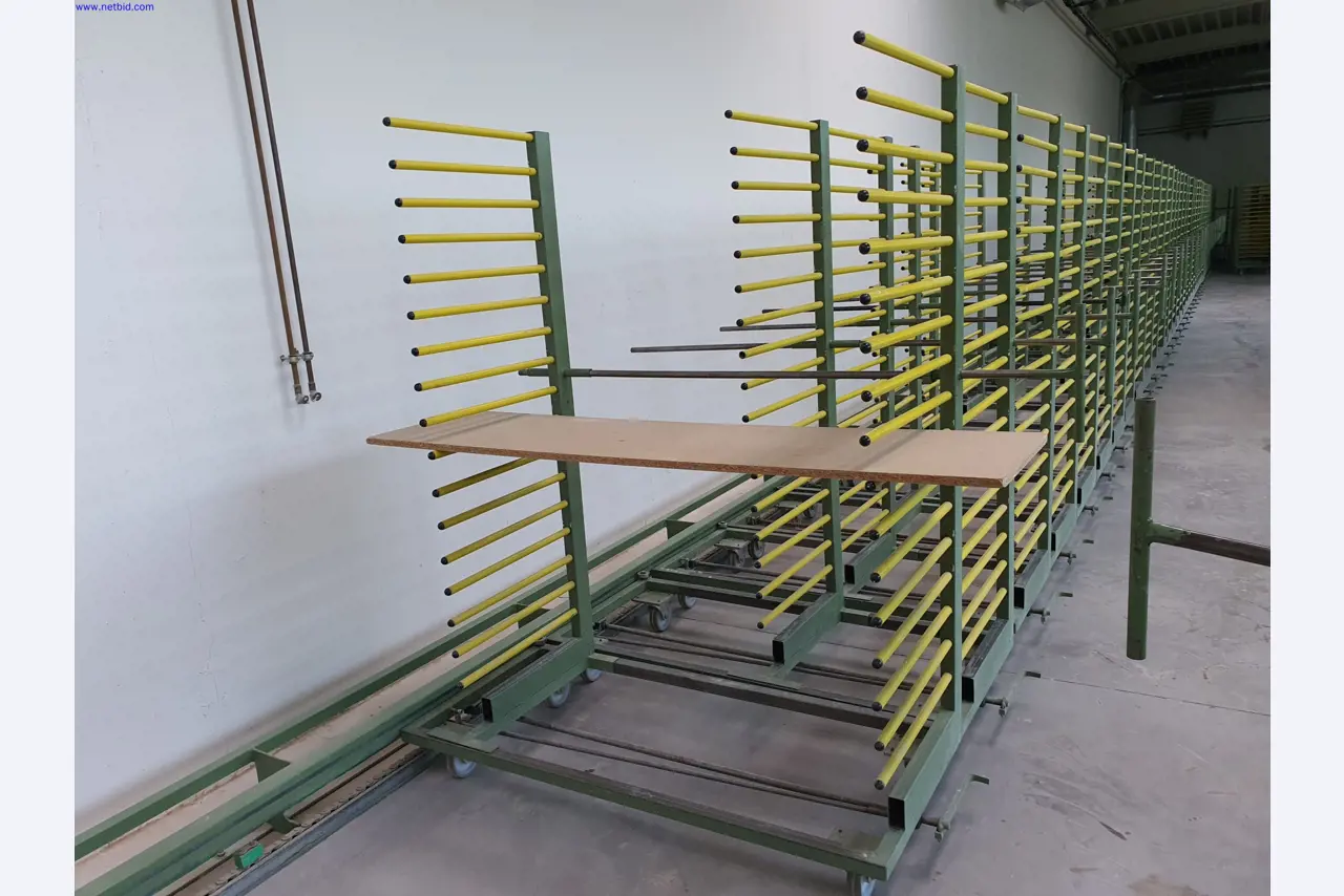 Máquinas bem conservadas para a produção de mobiliário para salas de estar-1