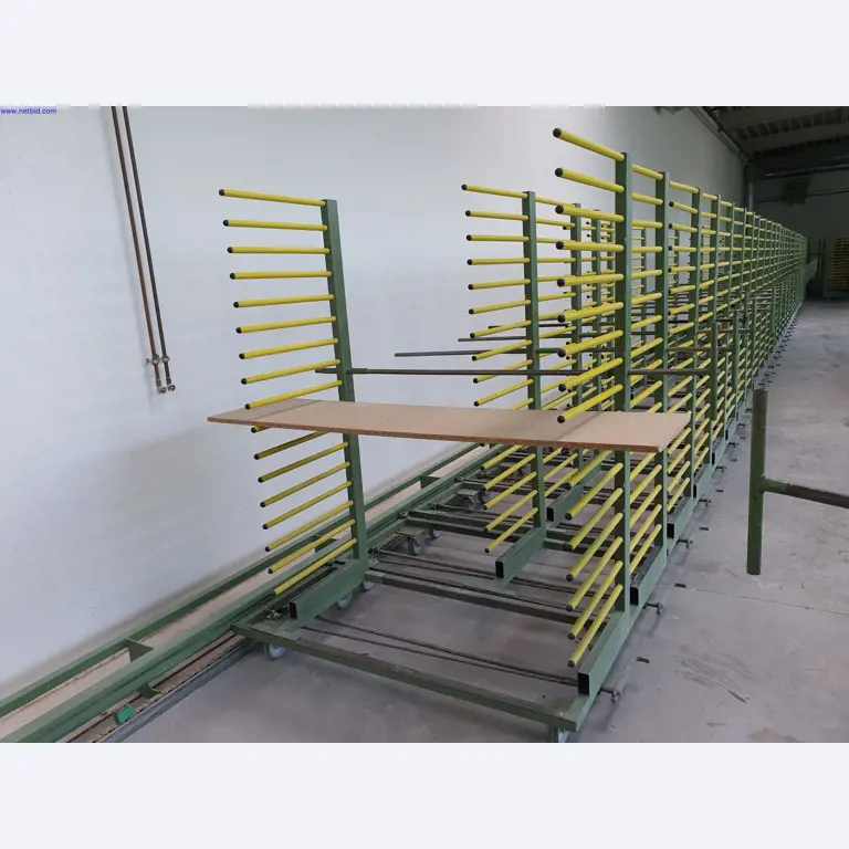 Máquinas bem conservadas para a produção de mobiliário para salas de estar-1