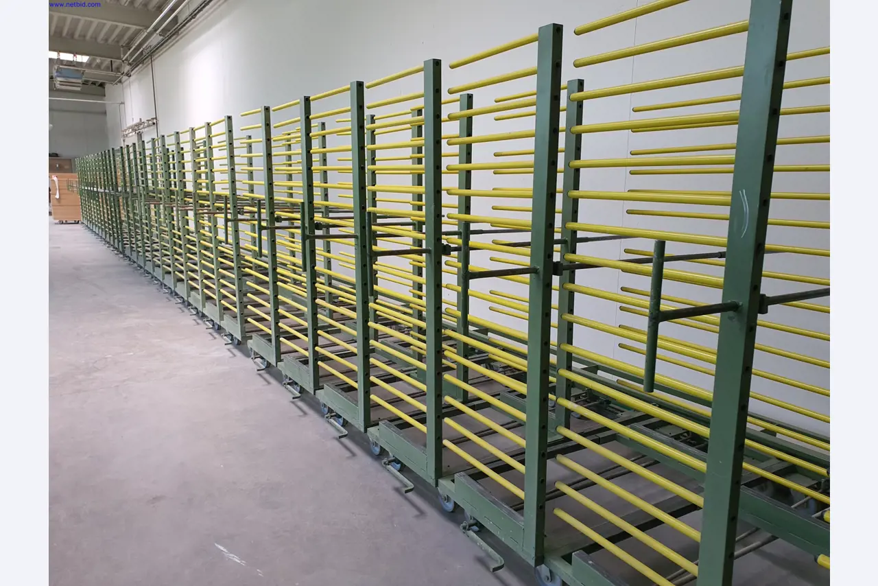 Máquinas bem conservadas para a produção de mobiliário para salas de estar-7