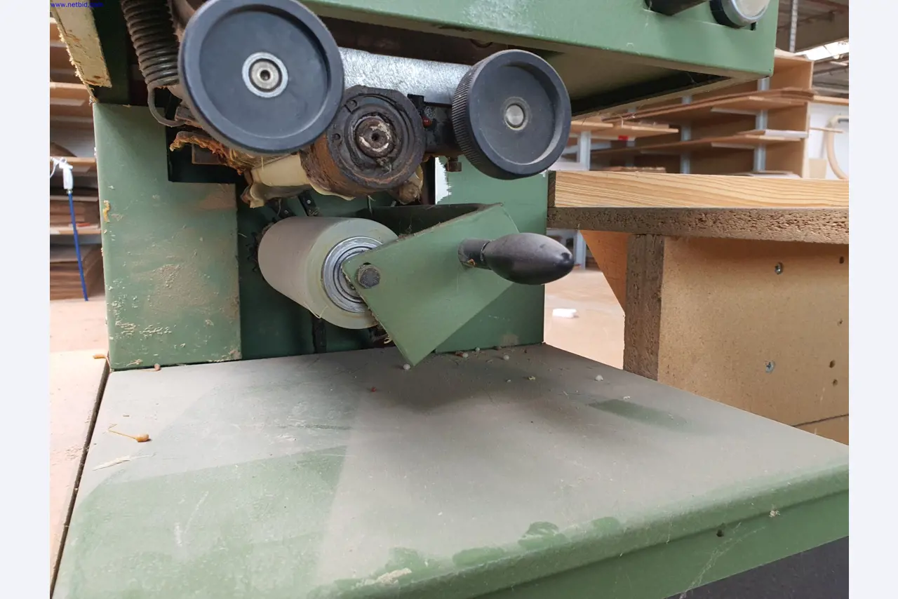 Máquinas bem conservadas para a produção de mobiliário para salas de estar-3