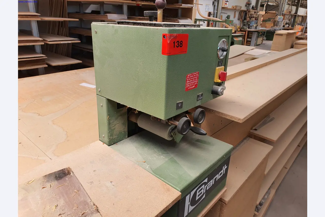 Máquinas bem conservadas para a produção de mobiliário para salas de estar-1