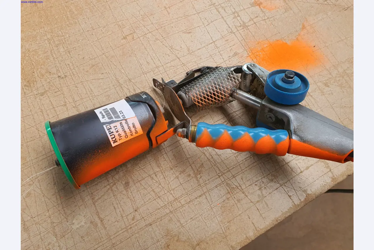 Máquinas bem conservadas para a produção de mobiliário para salas de estar-1