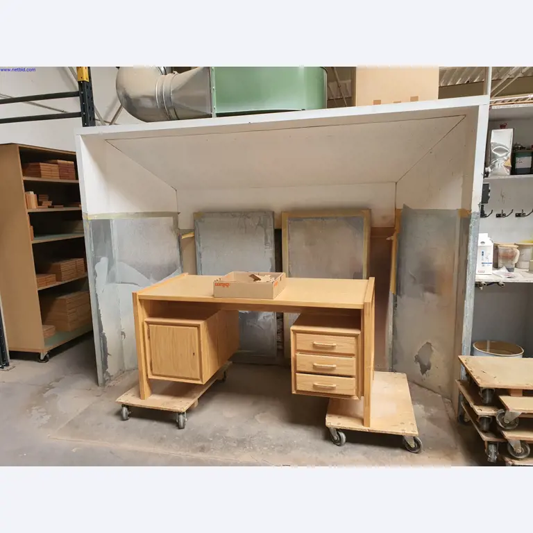 Gepflegte Maschinen zur Herstellung von Wohnraummöbeln-1