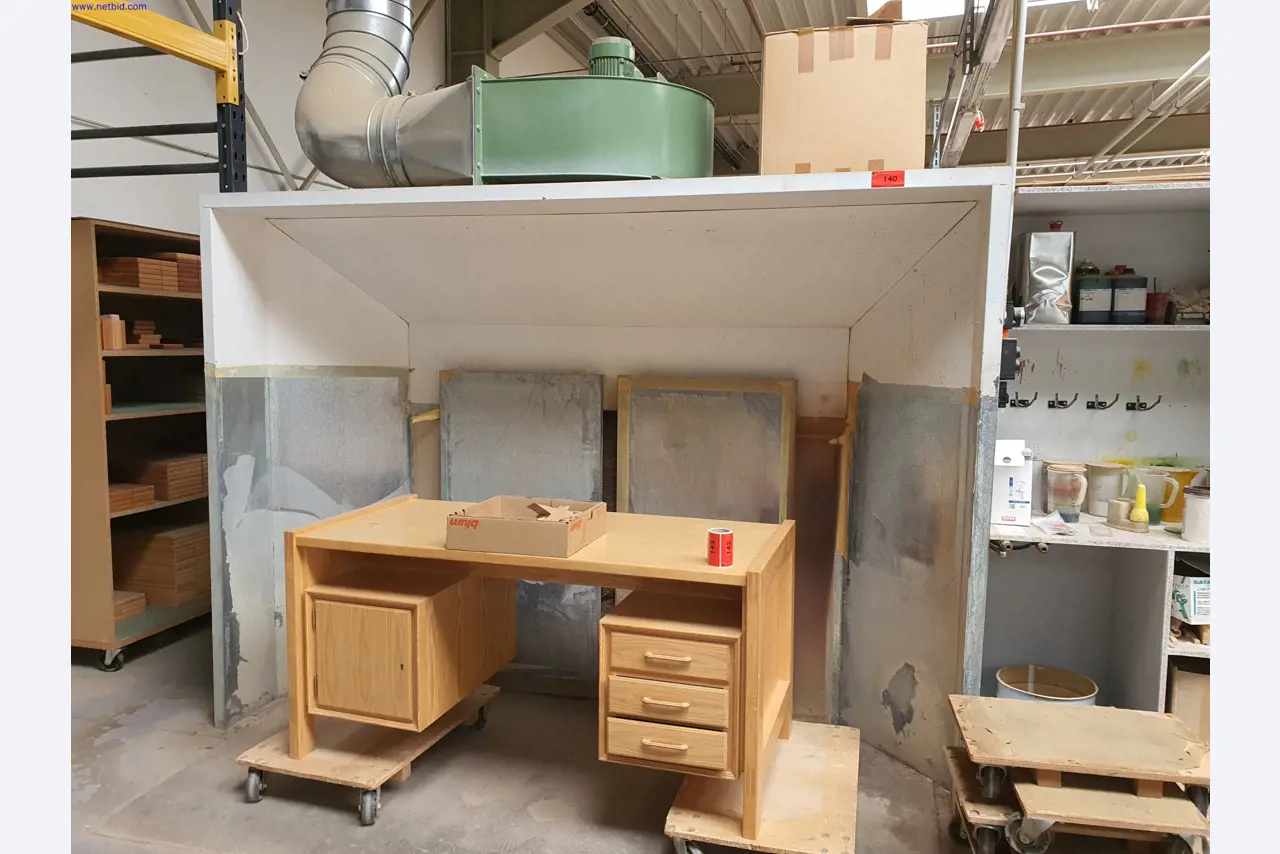 Gepflegte Maschinen zur Herstellung von Wohnraummöbeln-3