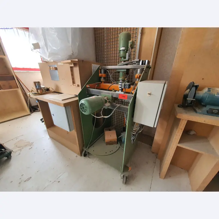 Máquinas bem conservadas para a produção de mobiliário para salas de estar-1