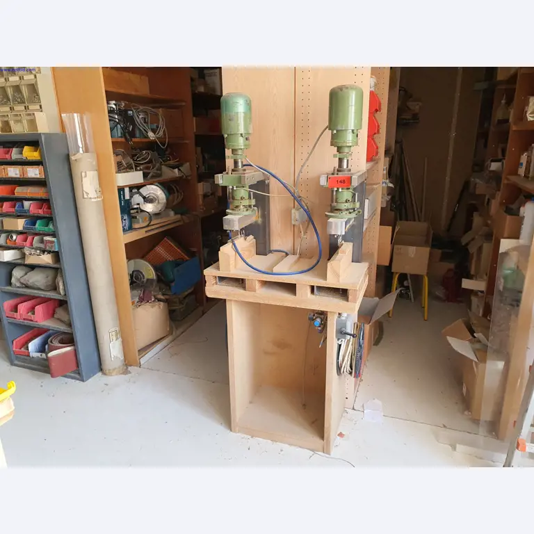 Dobrze utrzymane maszyny do produkcji mebli do salonu-1