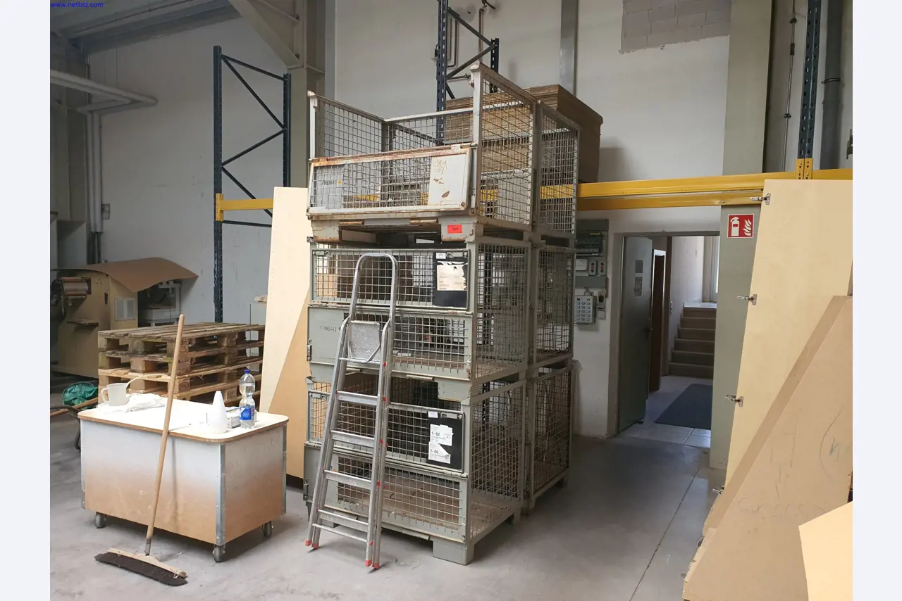 Dobrze utrzymane maszyny do produkcji mebli do salonu-1