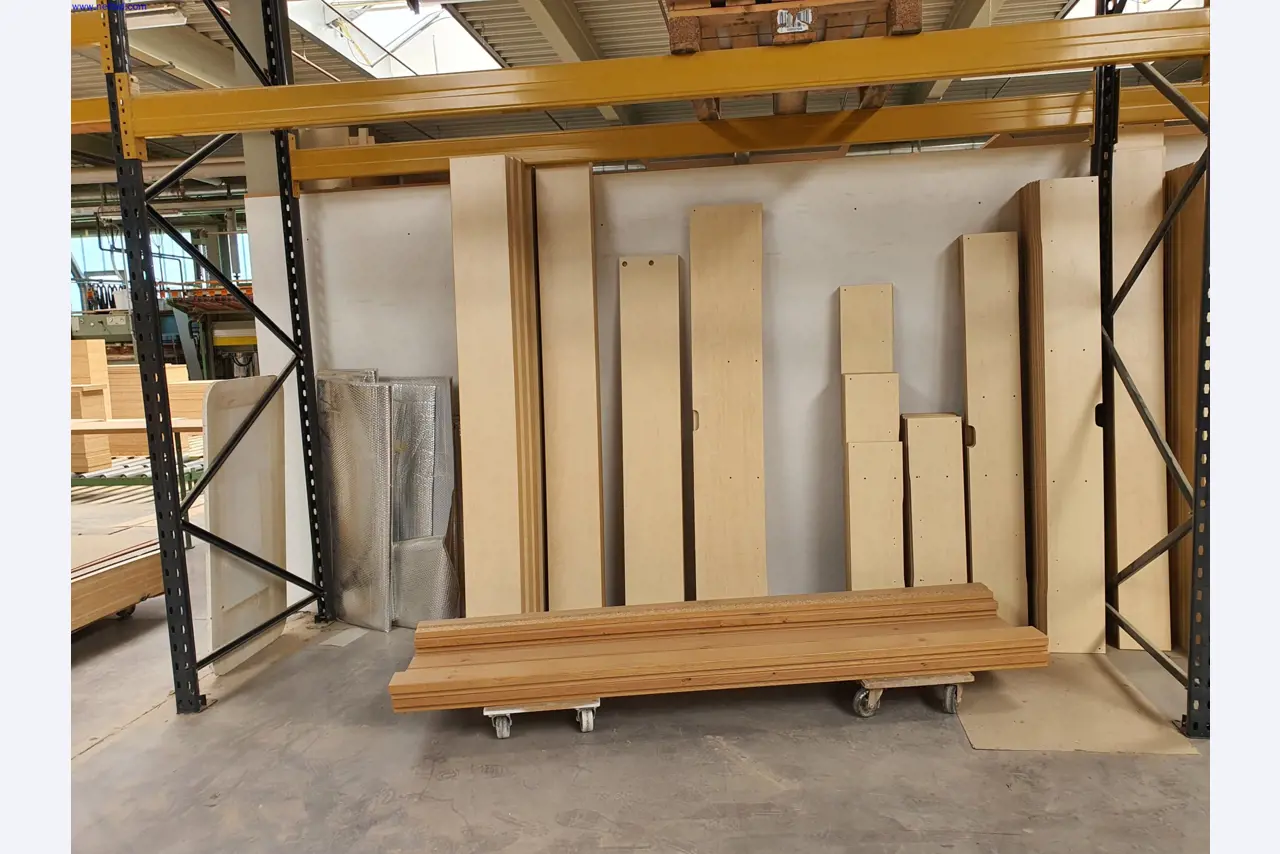 Dobrze utrzymane maszyny do produkcji mebli do salonu-1