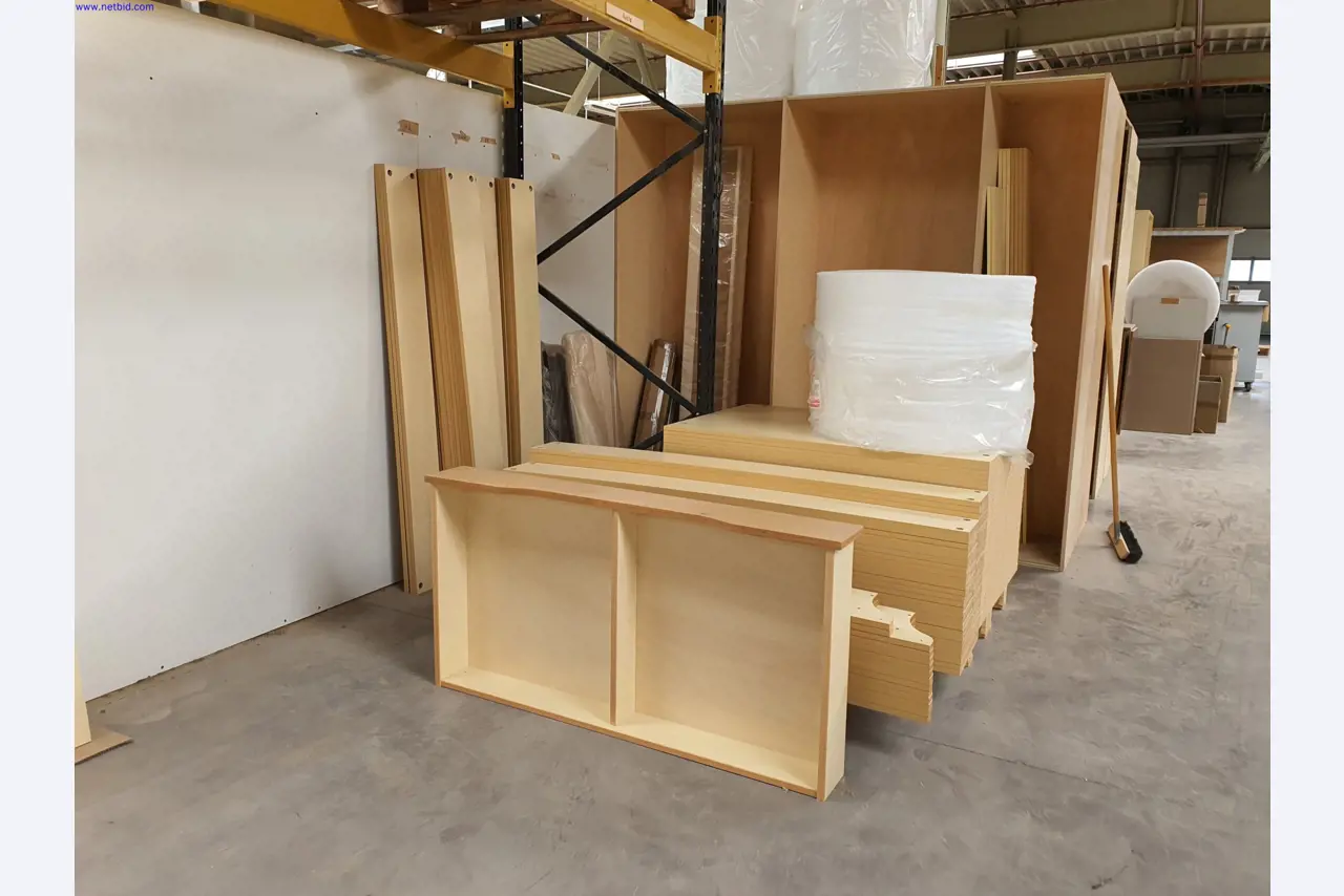 Dobrze utrzymane maszyny do produkcji mebli do salonu-3