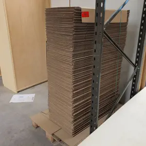 3 Paletes Caixas de cartão