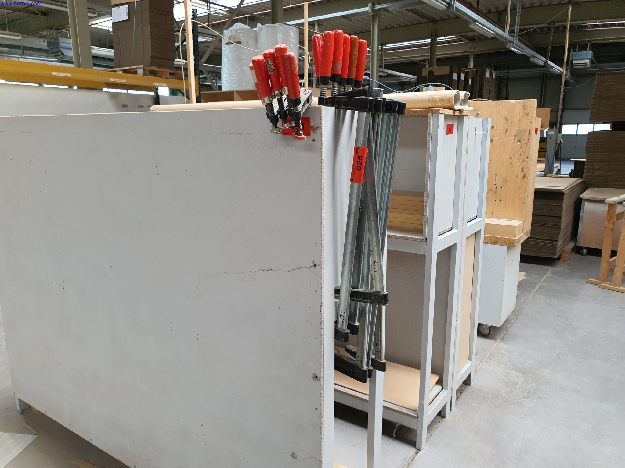 Máquinas en buen estado para la fabricación de muebles de salón-1