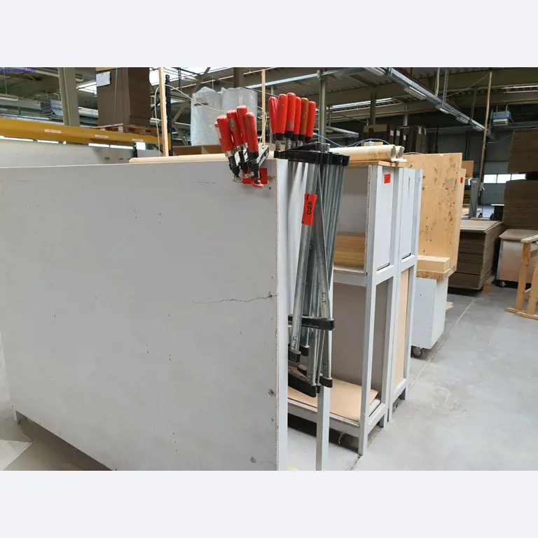 Máquinas en buen estado para la fabricación de muebles de salón-1