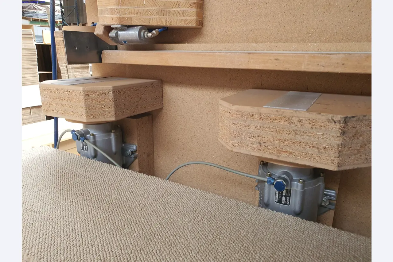 Máquinas en buen estado para la fabricación de muebles de salón-1