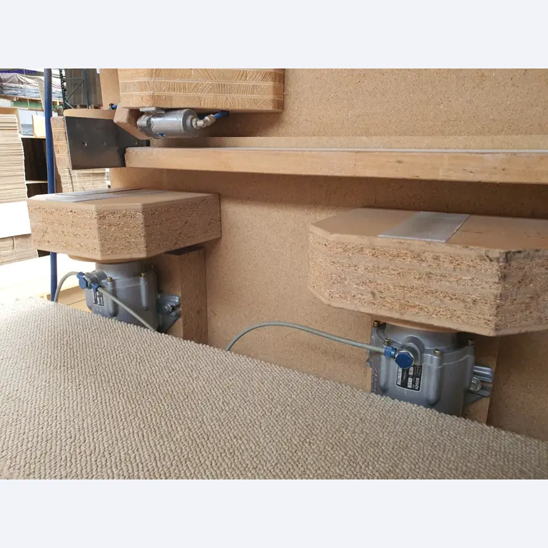 Máquinas en buen estado para la fabricación de muebles de salón-1