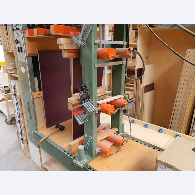 Dobrze utrzymane maszyny do produkcji mebli do salonu-13