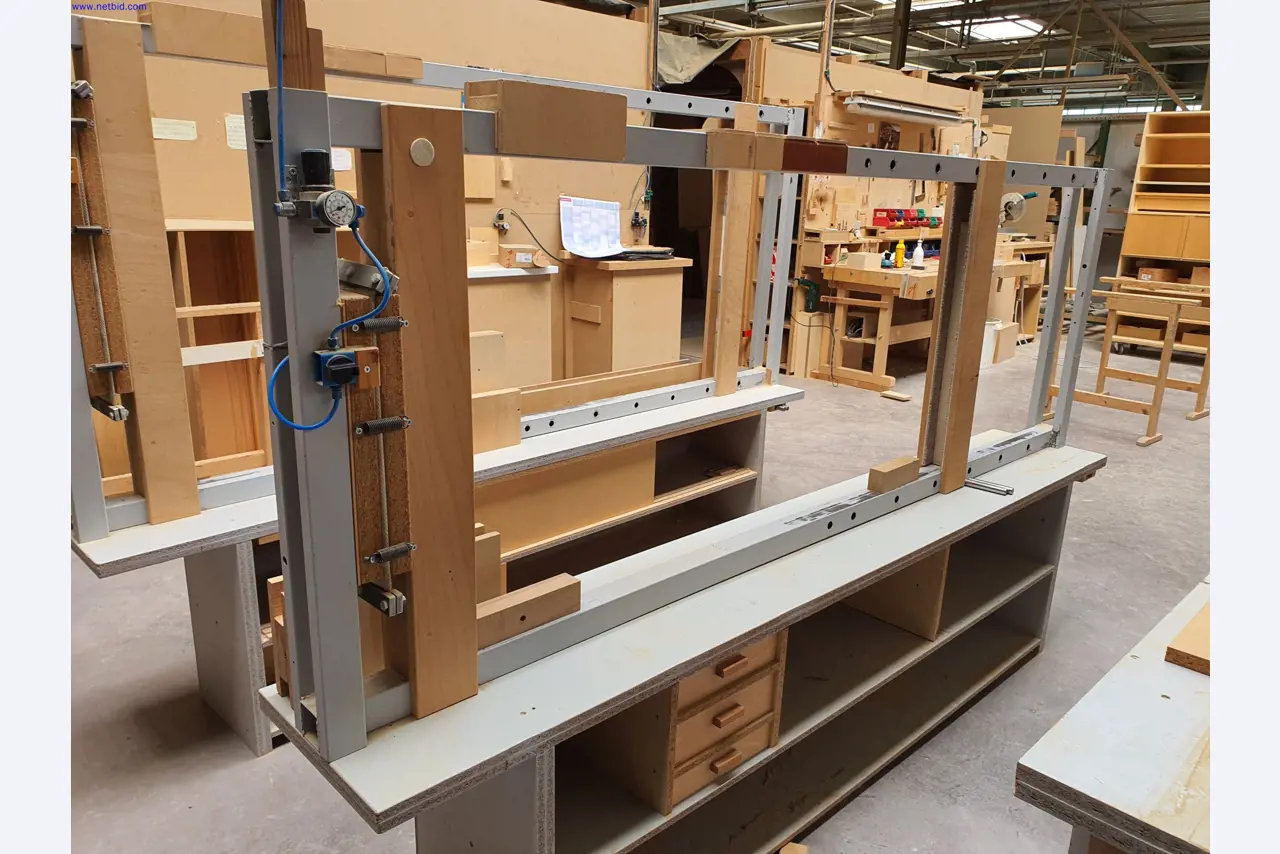 Goed onderhouden machines voor de productie van woonkamermeubels-2