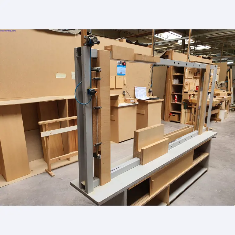 Goed onderhouden machines voor de productie van woonkamermeubels-3