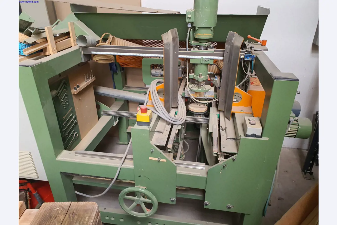 Dobrze utrzymane maszyny do produkcji mebli do salonu-1